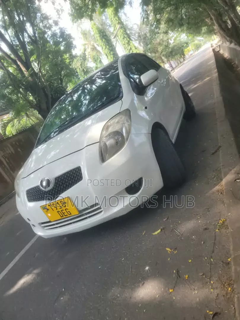 Toyota Vitz 2006 White