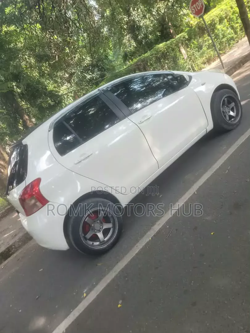 Toyota Vitz 2006 White