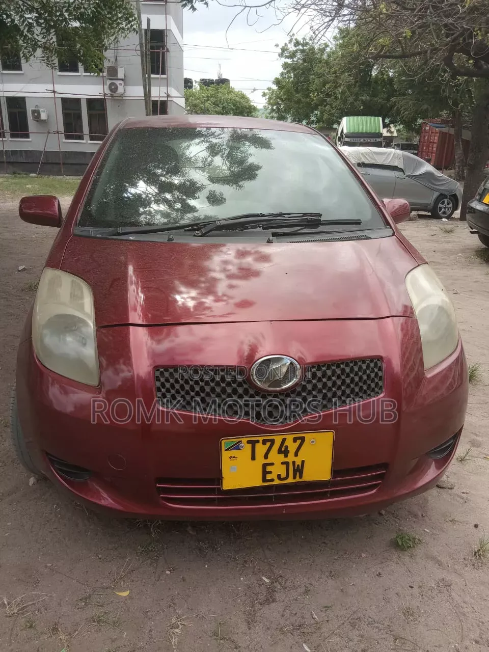 Toyota Vitz 2006 Maroon