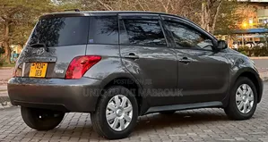 Toyota IST 2005 Gray