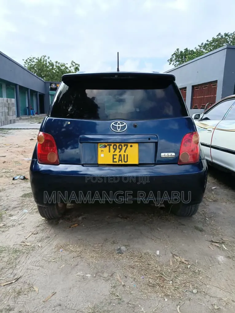 Toyota IST 2005 Blue