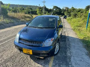 Toyota IST 2005 Blue