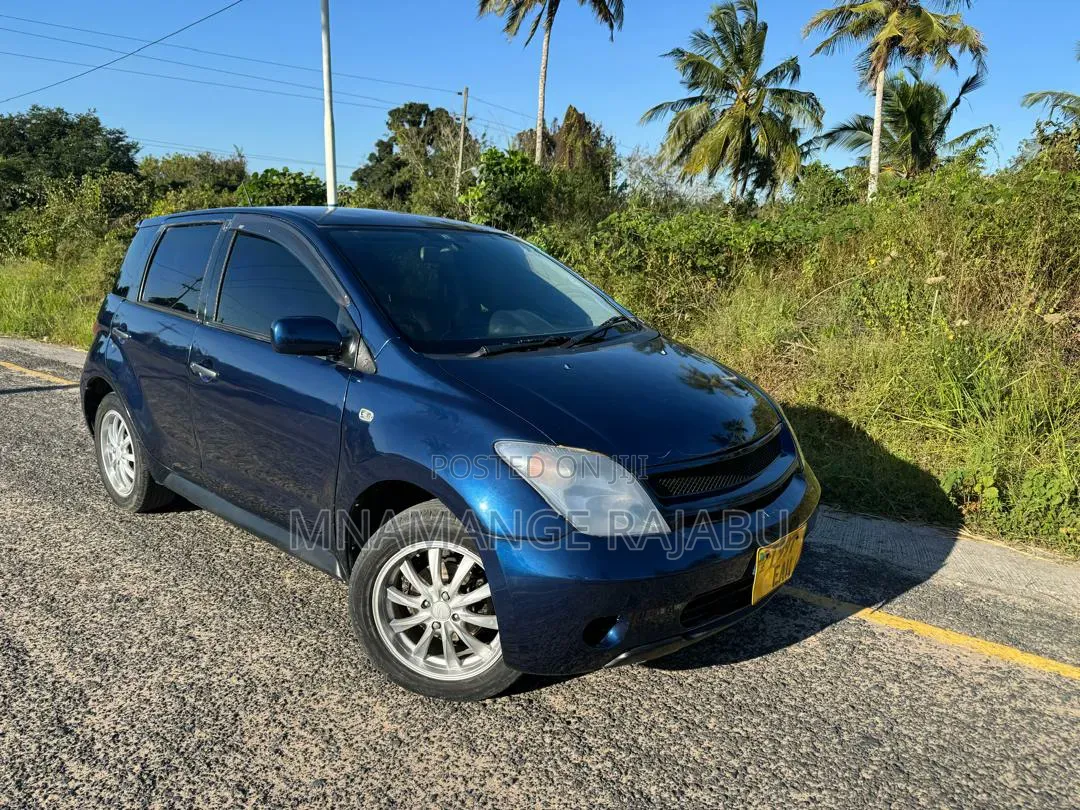 Toyota IST 2005 Blue