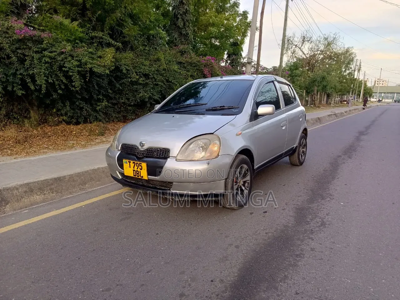 Toyota Vitz 2003 Silver