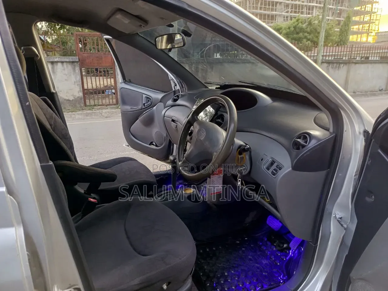 Toyota Vitz 2003 Silver
