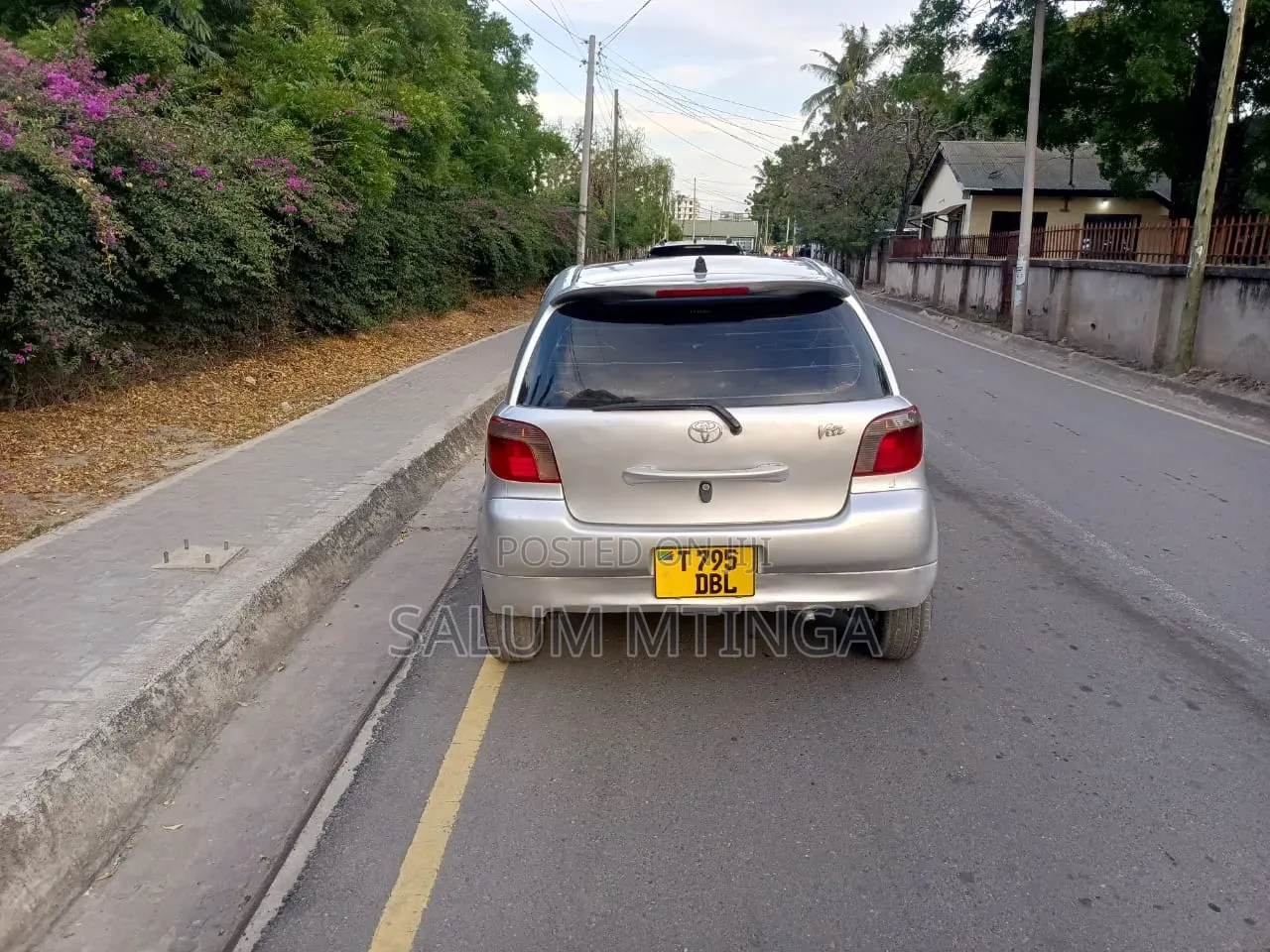 Toyota Vitz 2003 Silver