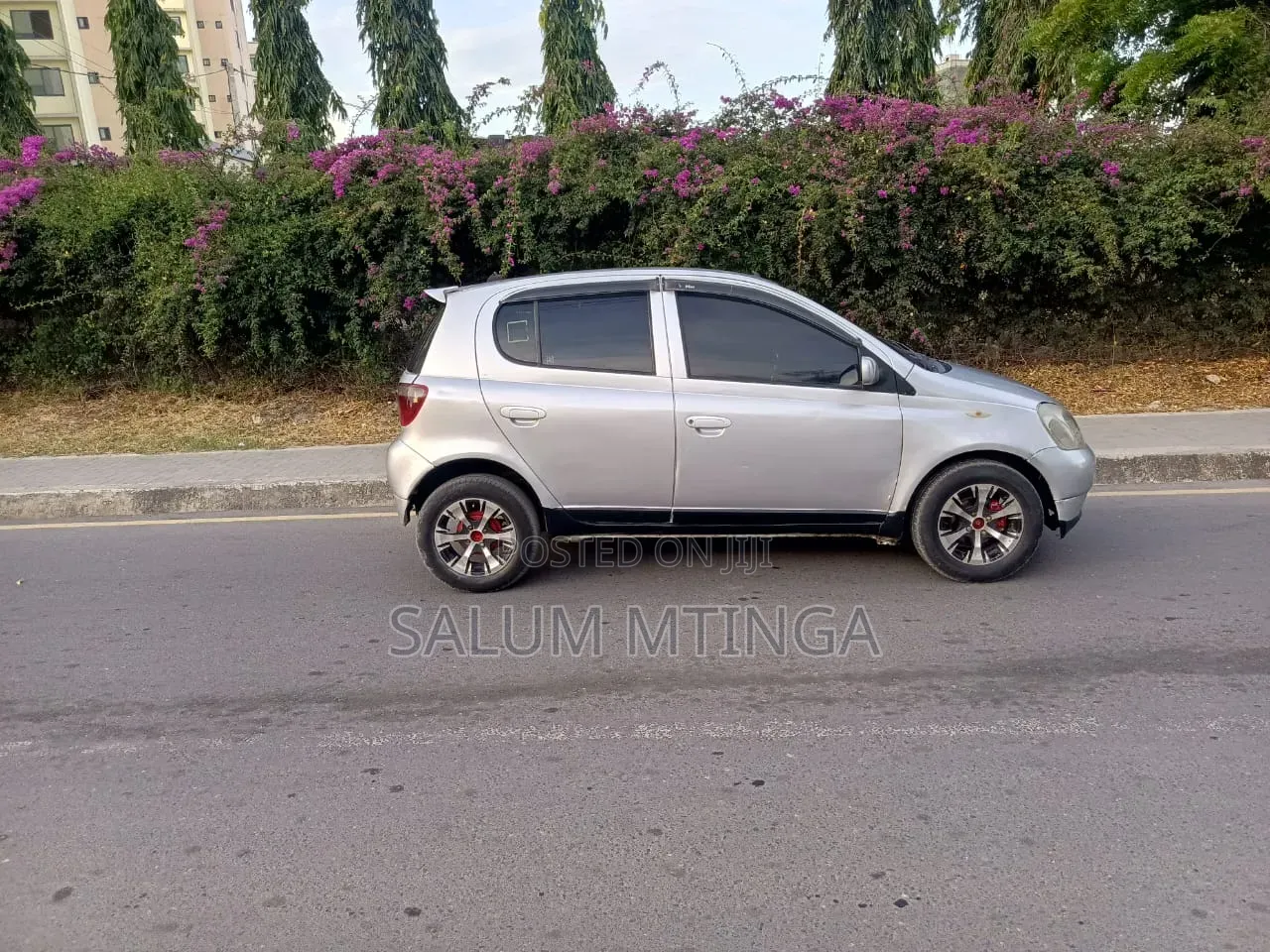 Toyota Vitz 2003 Silver