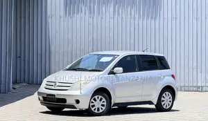 Toyota IST 2002