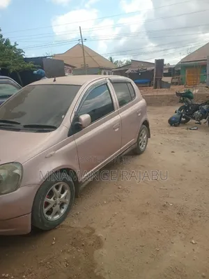 Toyota Vitz 2005 Silver
