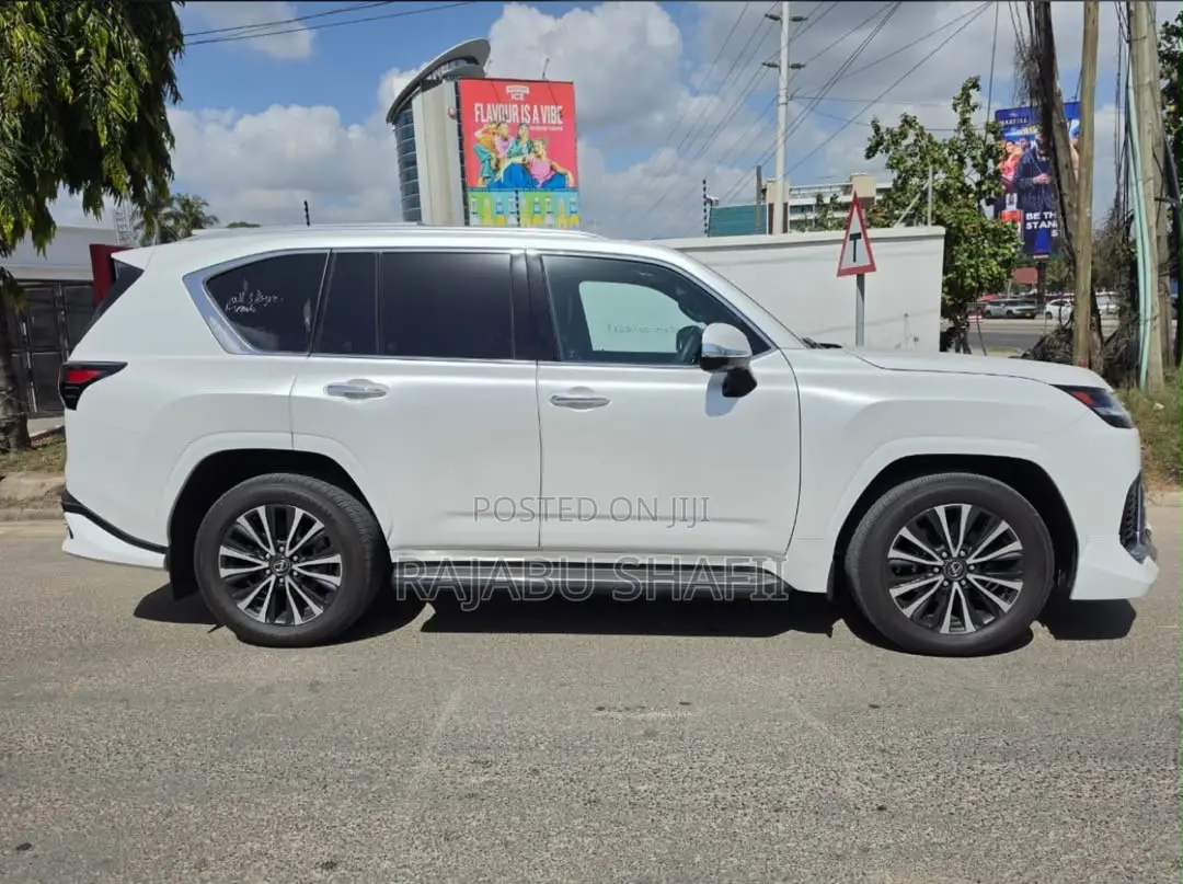New Lexus LX 600 2024 White