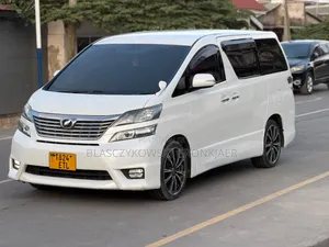 Toyota Vellfire 2010 White