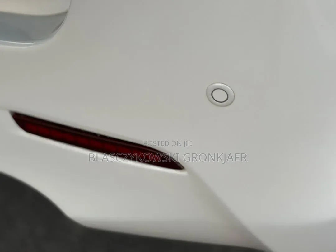 Toyota Vellfire 2010 White