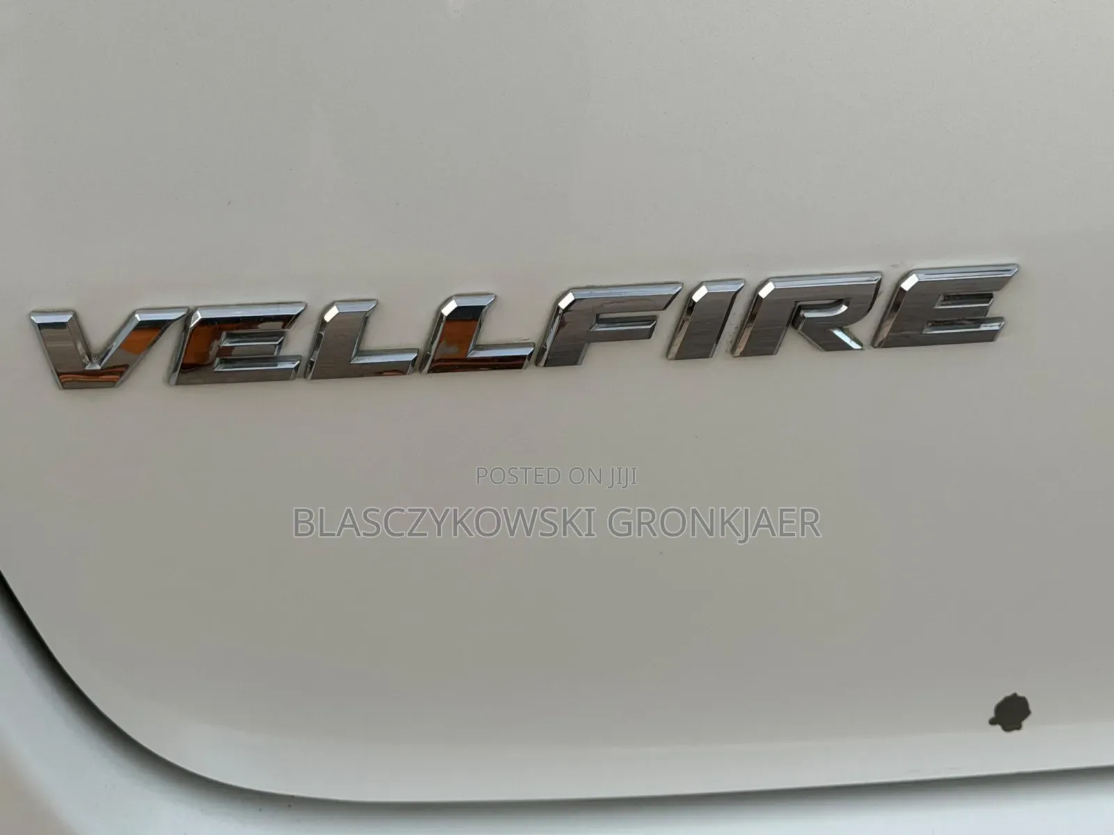 Toyota Vellfire 2010 White