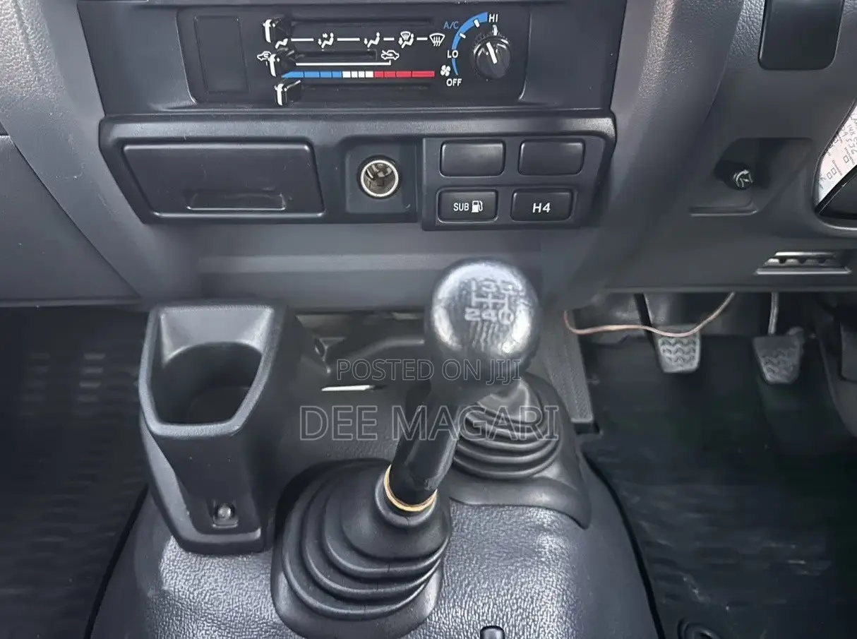 Toyota Land Cruiser 2022 White