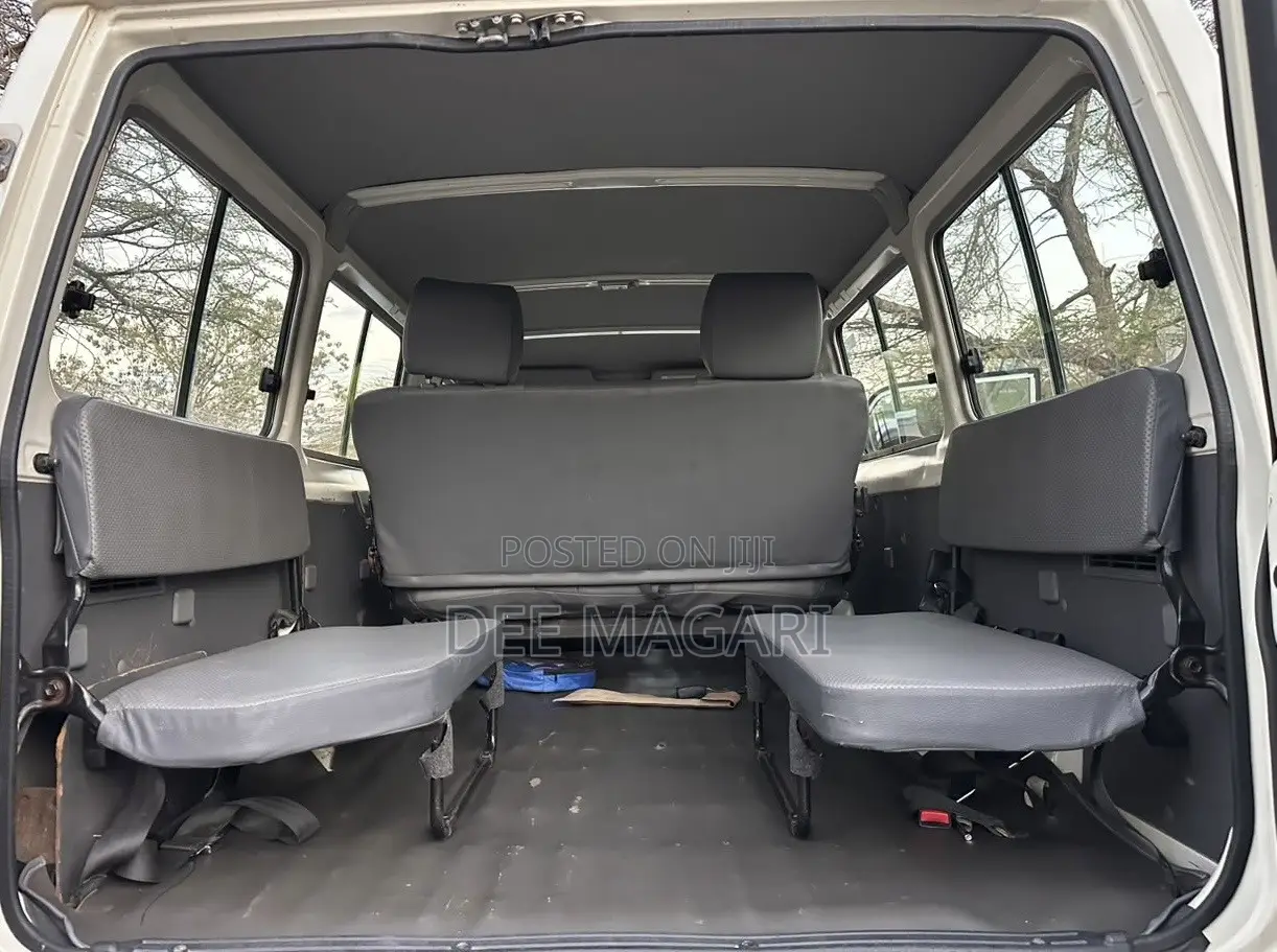 Toyota Land Cruiser 2022 White