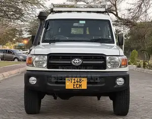 Toyota Land Cruiser 2022 White