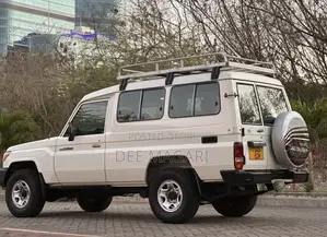Toyota Land Cruiser 2022 White