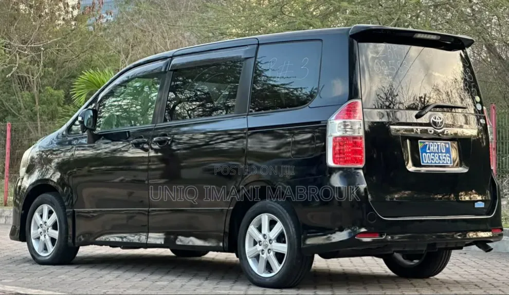 Toyota Noah 2008 Black