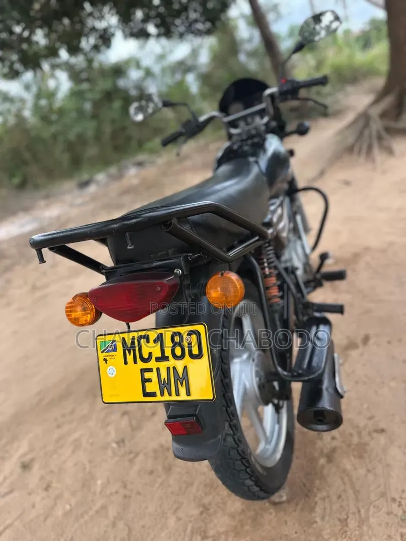 Bajaj Boxer X125 2025 Black