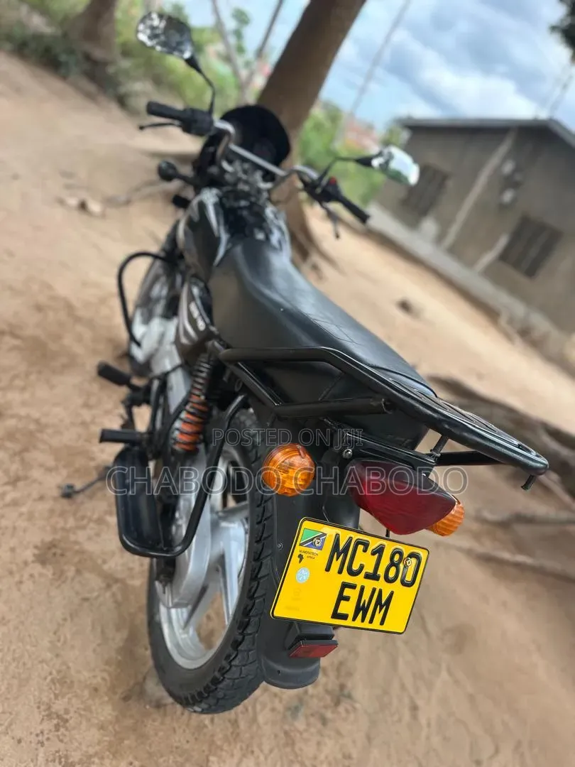 Bajaj Boxer X125 2025 Black