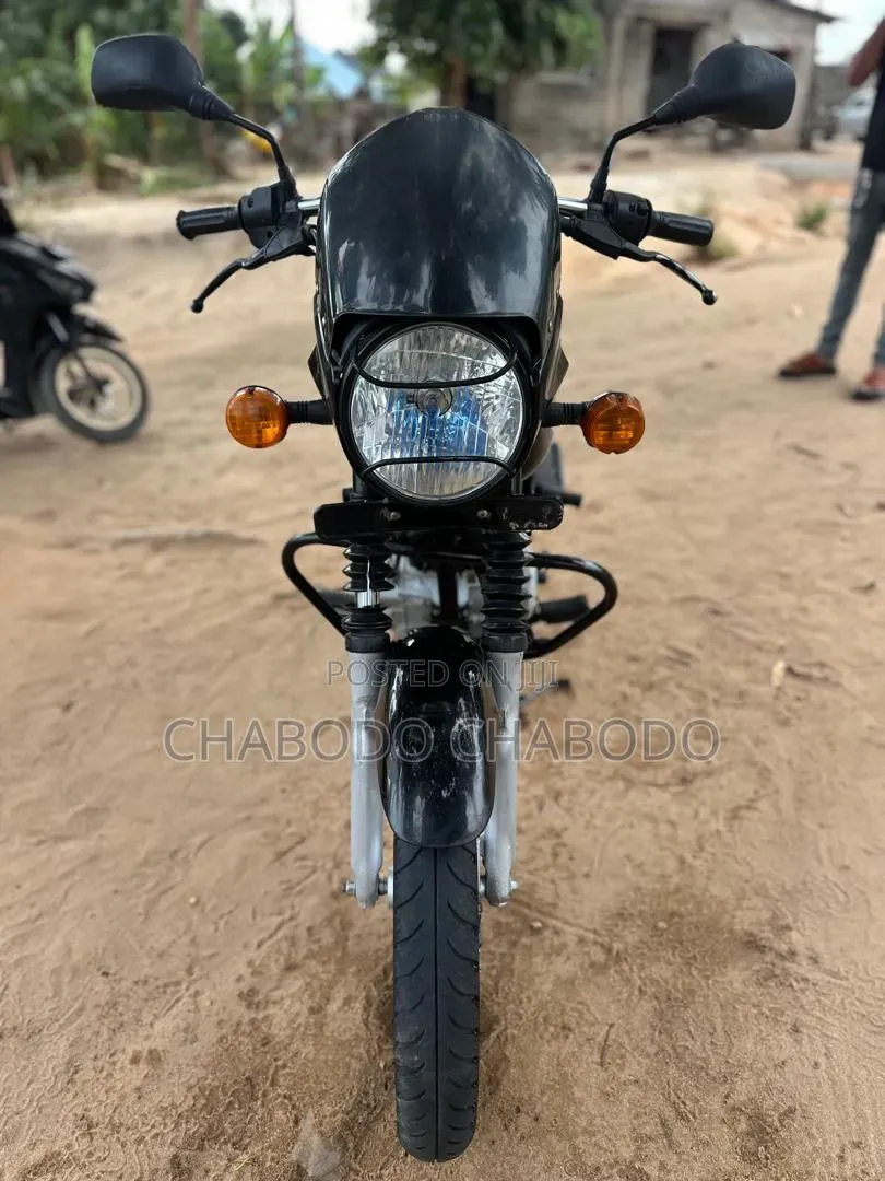 Bajaj Boxer X125 2025 Black