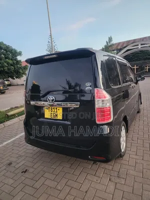Toyota Noah 2010 Black