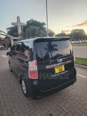 Toyota Noah 2010 Black