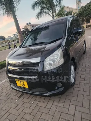 Toyota Noah 2010 Black