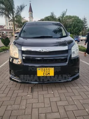 Toyota Noah 2010 Black