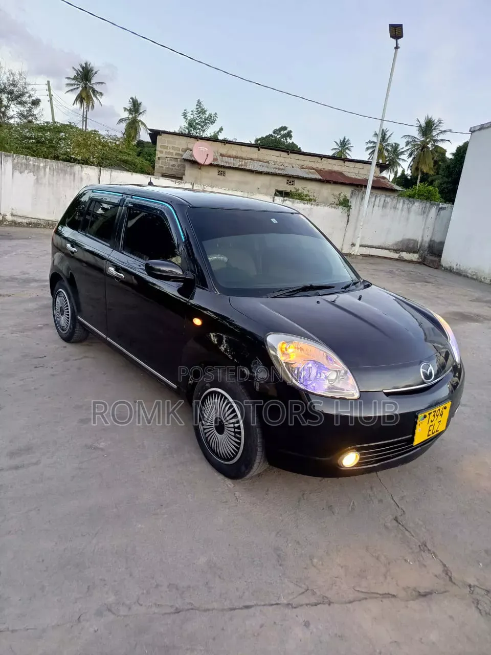 Mazda Verisa 2006 Black