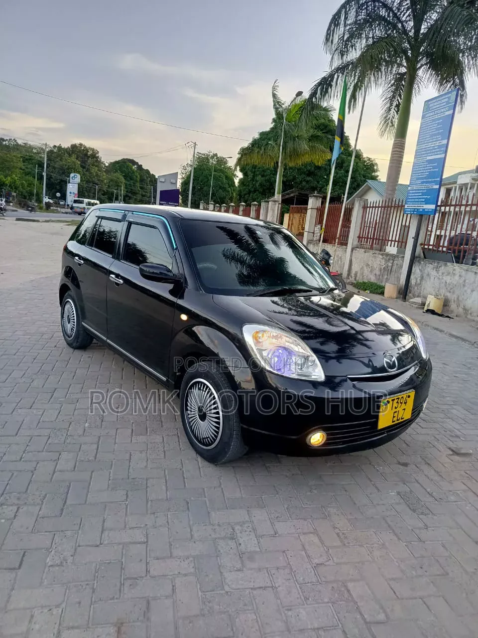 Mazda Verisa 2006 Black