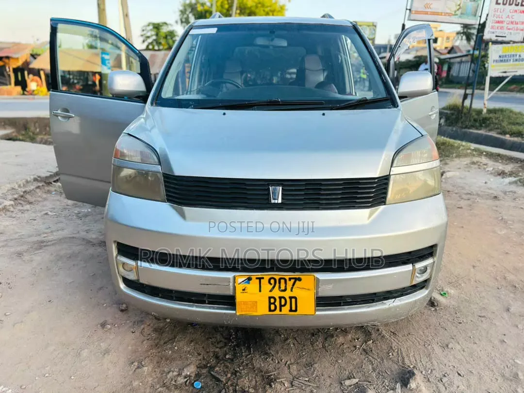 Toyota Voxy 2015 Gray