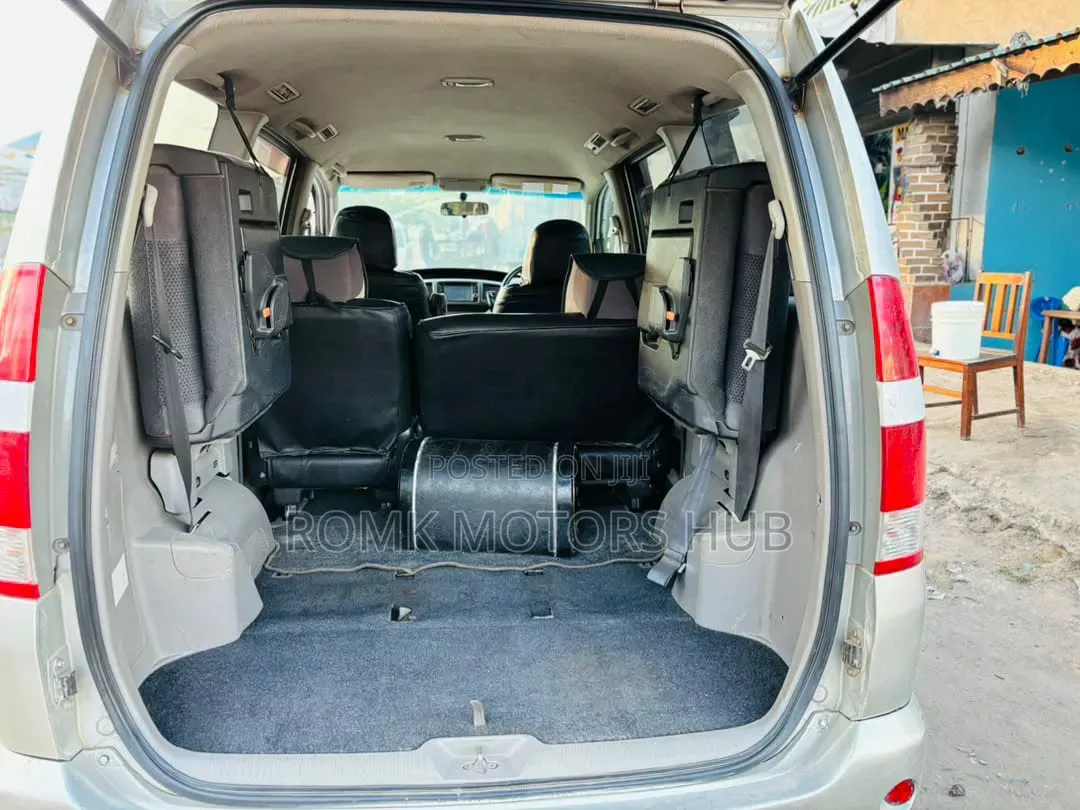 Toyota Voxy 2015 Gray