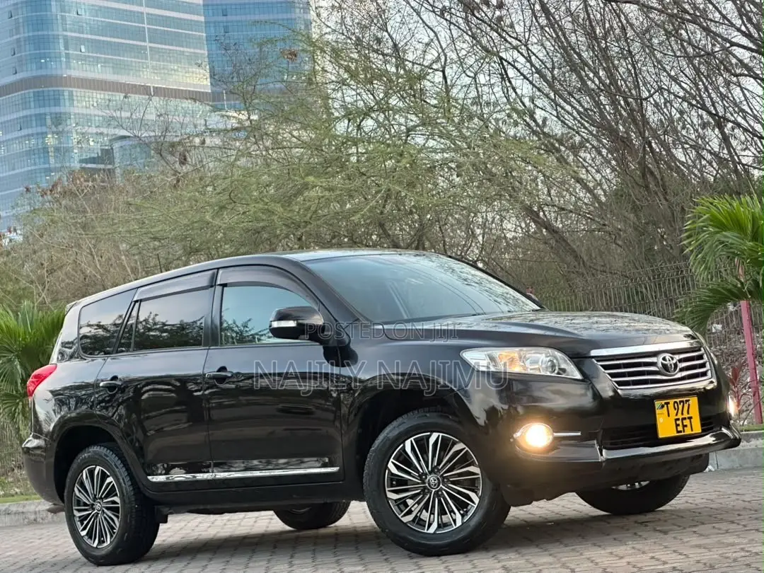 Toyota Vanguard 2011 Black