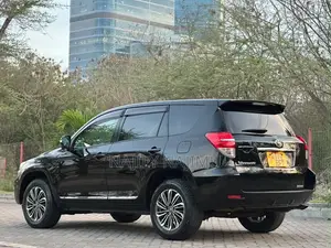 Toyota Vanguard 2011 Black