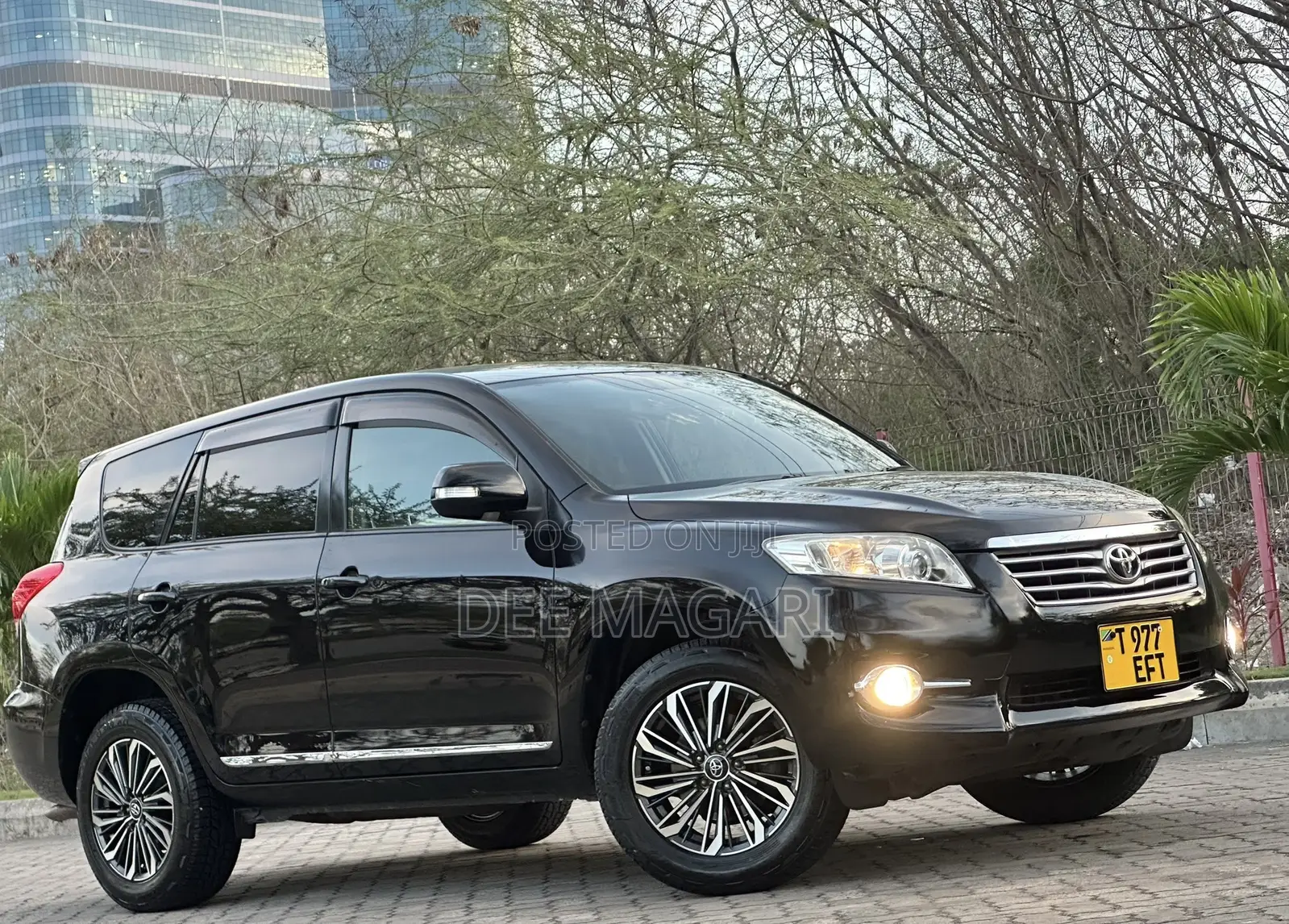 Toyota Vanguard 2011 Black