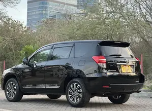 Toyota Vanguard 2011 Black