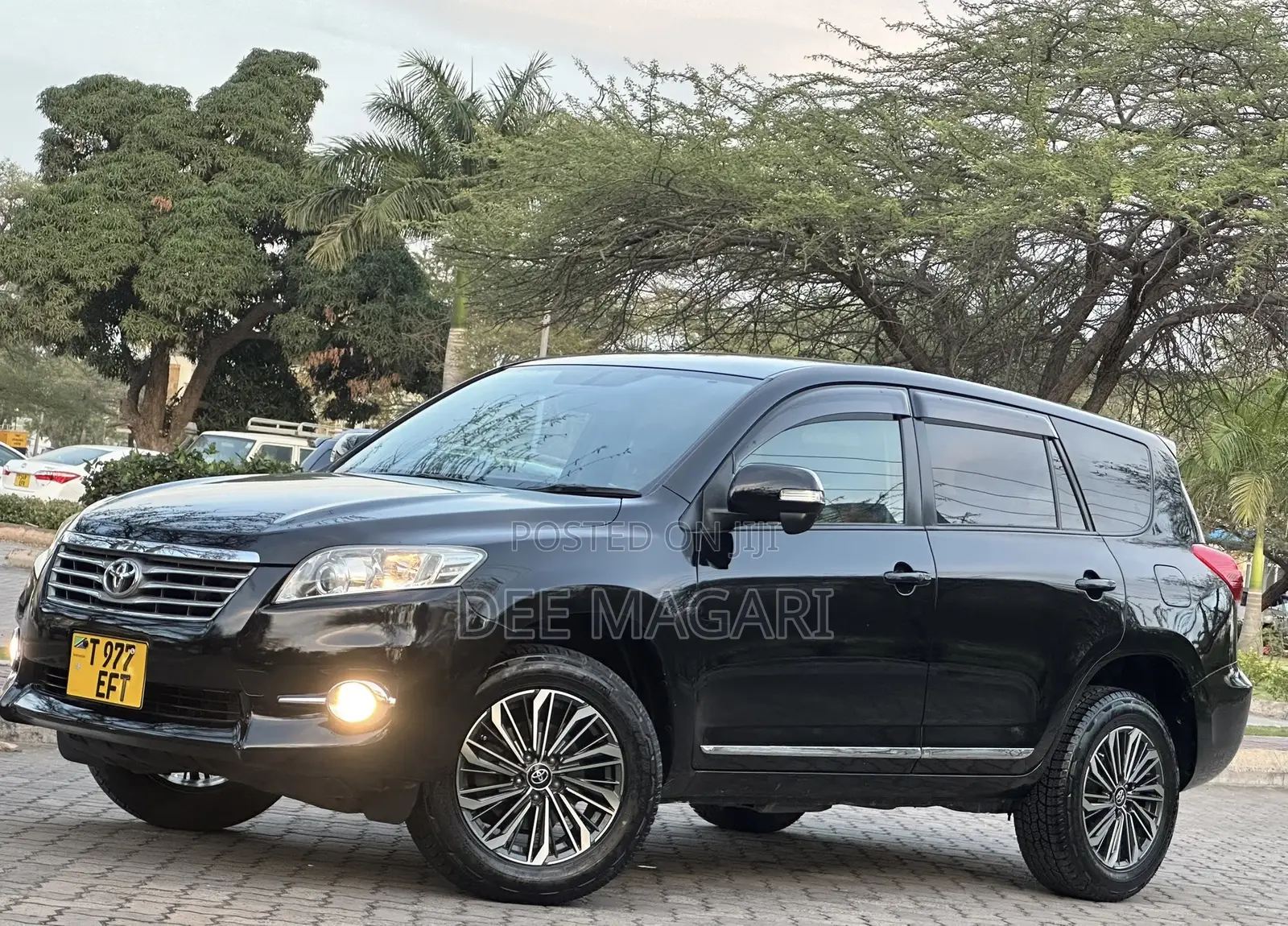 Toyota Vanguard 2011 Black