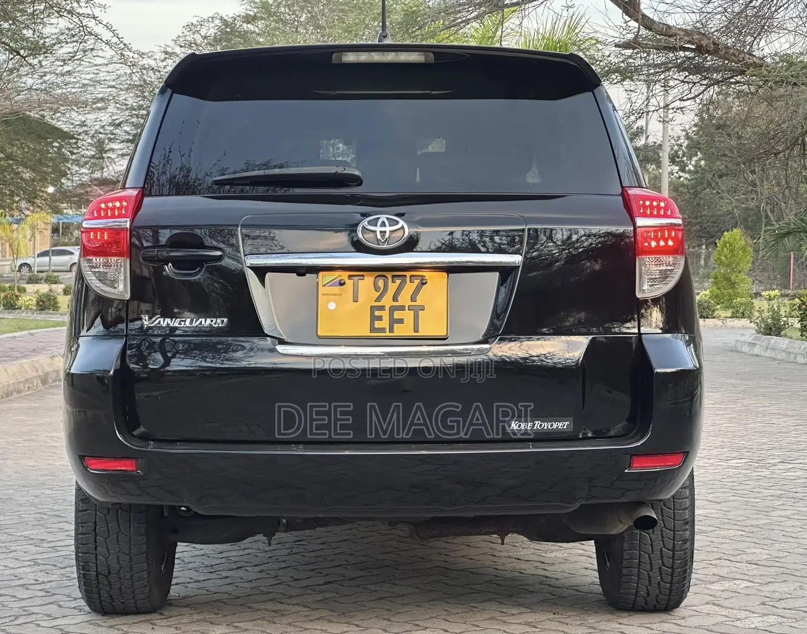 Toyota Vanguard 2011 Black