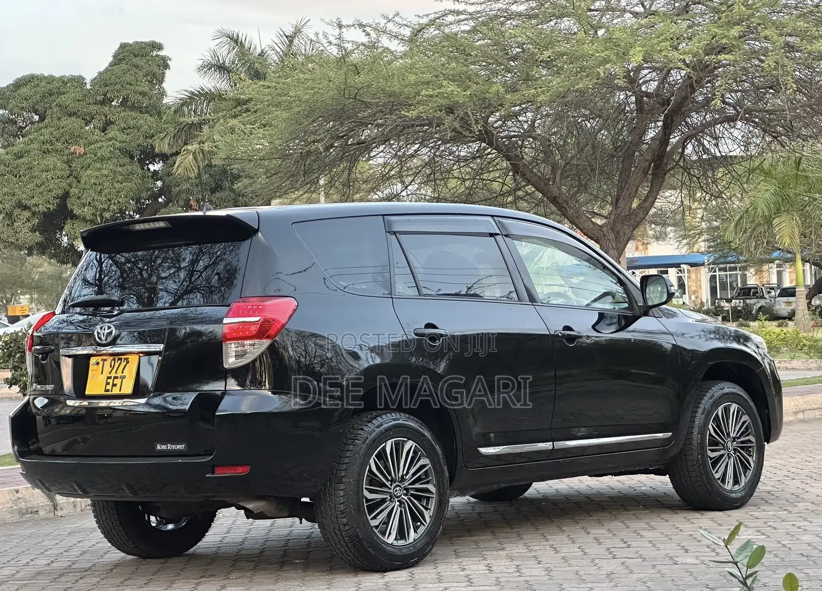 Toyota Vanguard 2011 Black