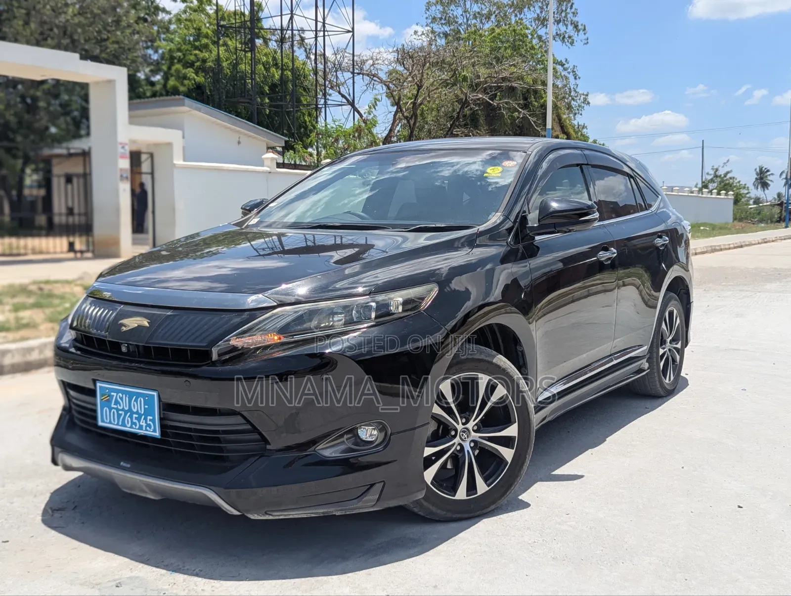 Toyota Harrier Progress Metal & Leather 2016 Black