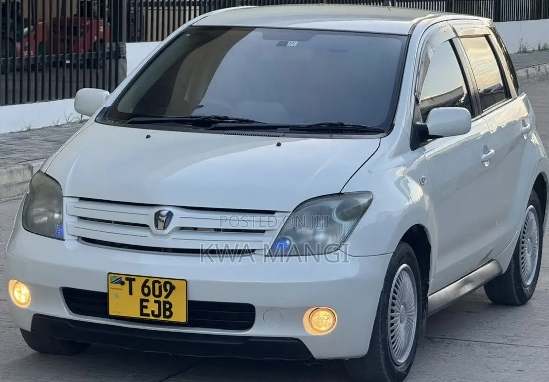 Toyota IST 2005 White
