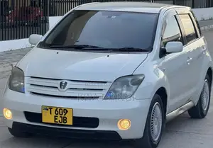 Toyota IST 2005 White