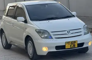 Toyota IST 2005 White