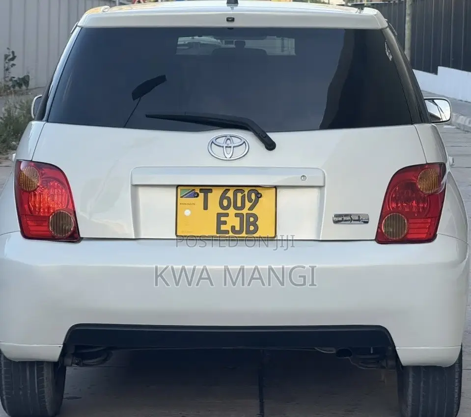 Toyota IST 2005 White