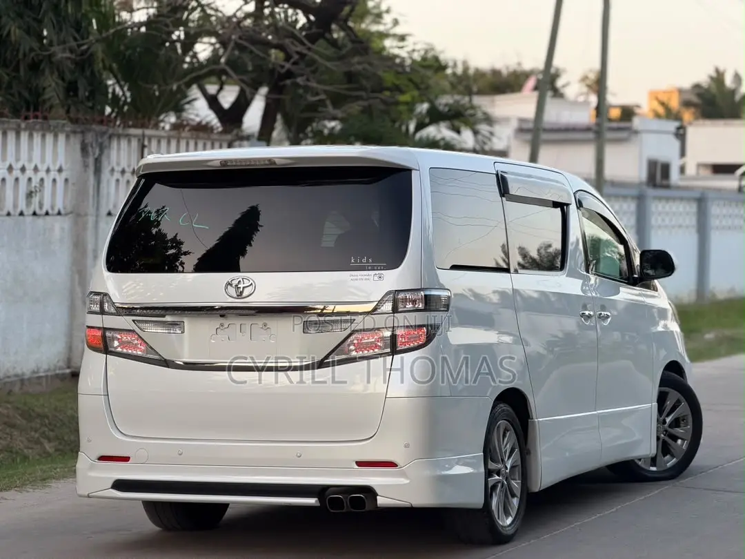 Toyota Vellfire 2012 White