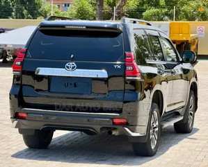 Toyota Land Cruiser Prado 2022 Black