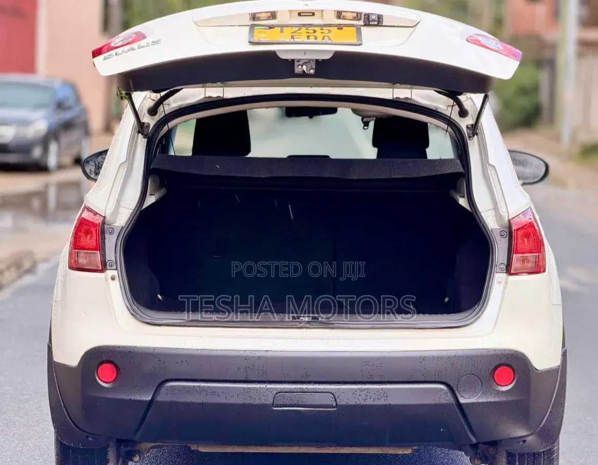 Nissan Dualis 2011 White