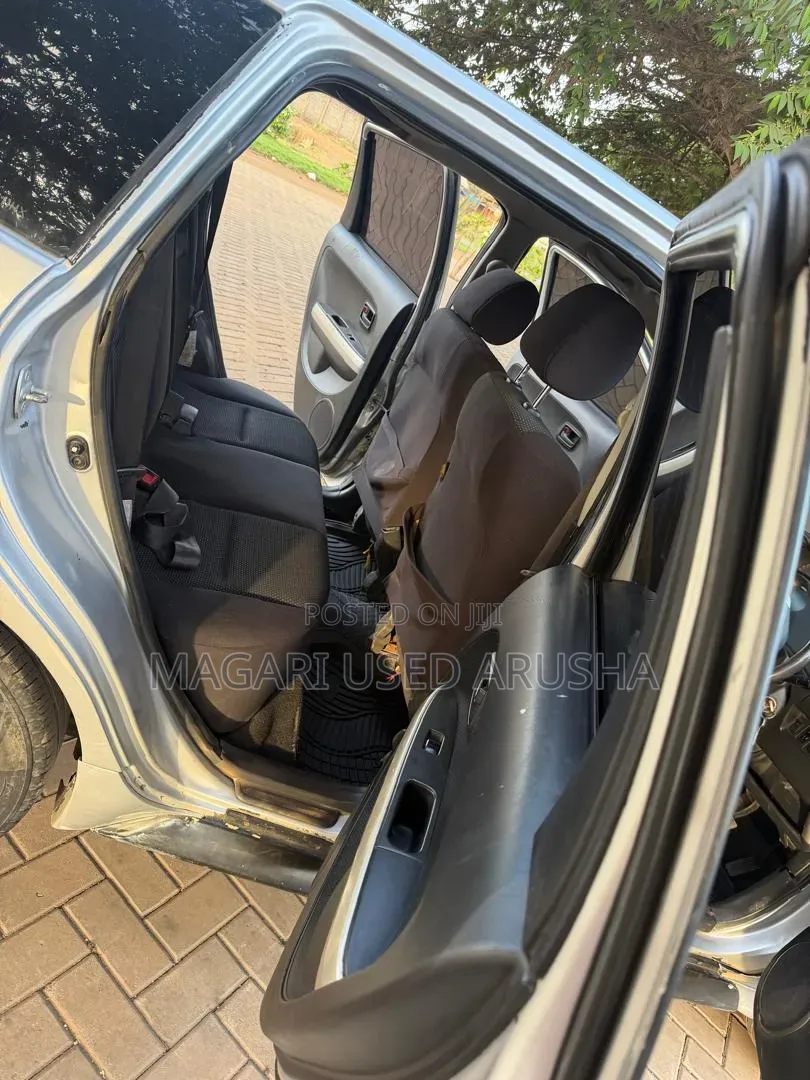 Toyota IST 2003 Silver