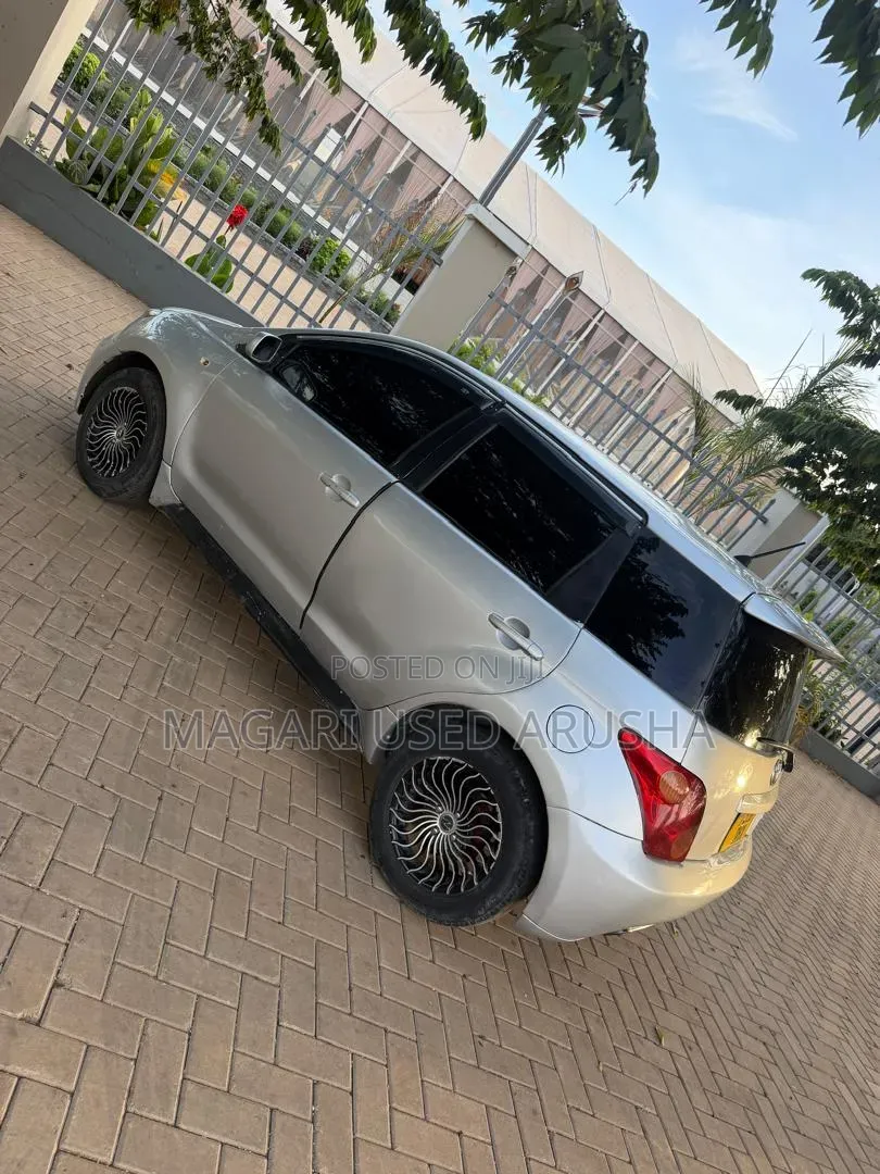 Toyota IST 2003 Silver